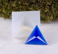 Молд силиконовый на граненый треугольник 26х26х8 мм