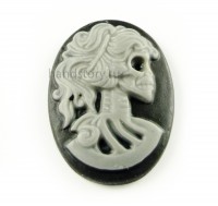 Камея акриловая, Скелет девушки 25х18 мм Цвет: серый на черном (1 шт)